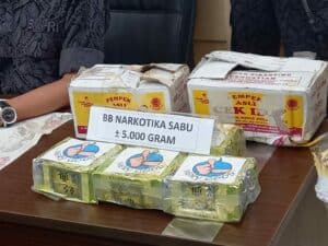 BNNP Sumsel Gagalkan Peredaran 5 Kg Sabu BNNP Sumsel Gagalkan Peredaran 5 Kg Sabu